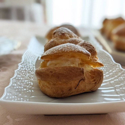 シュークリーム　②　長いお皿.jpg