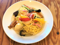 ベーコンと色々野菜の柚子胡椒風味パスタ