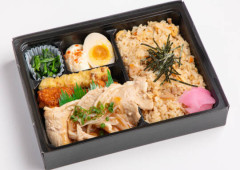 生姜焼&唐揚の炊き込みご飯弁当