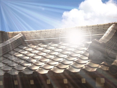 宮崎市で屋根修理を依頼するなら【小村建装】へ～コロニアル屋根の塗装は定期的に～