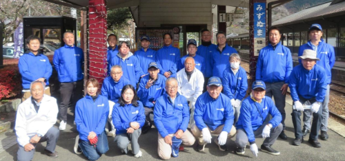社会奉仕活動　わらたせ渓谷鐡道水沼駅イルミネーション設置