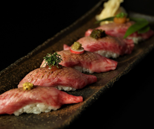 炙り牛ロースのにぎり寿司（6貫） / A5 Wagyu Aburi Sushi