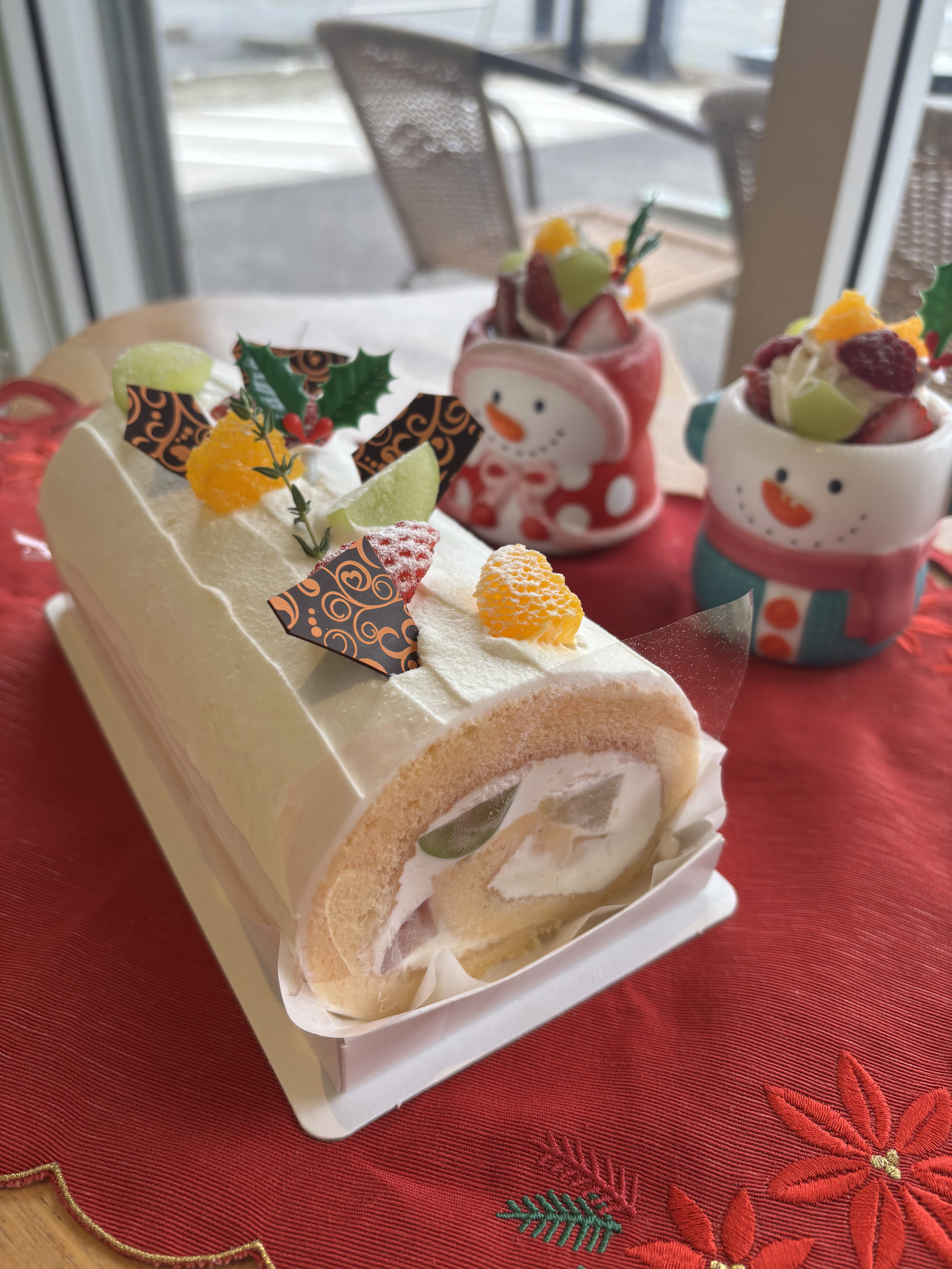 Xmasロールケーキ販売開始いたしました