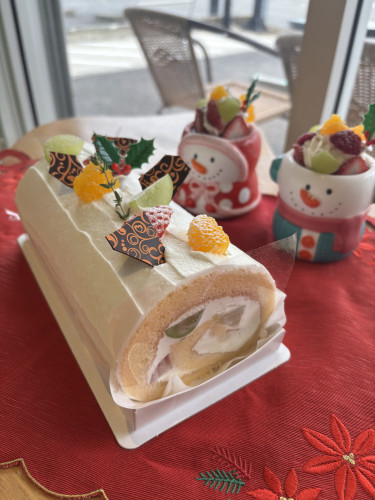 Xmasロールケーキ販売開始いたしました