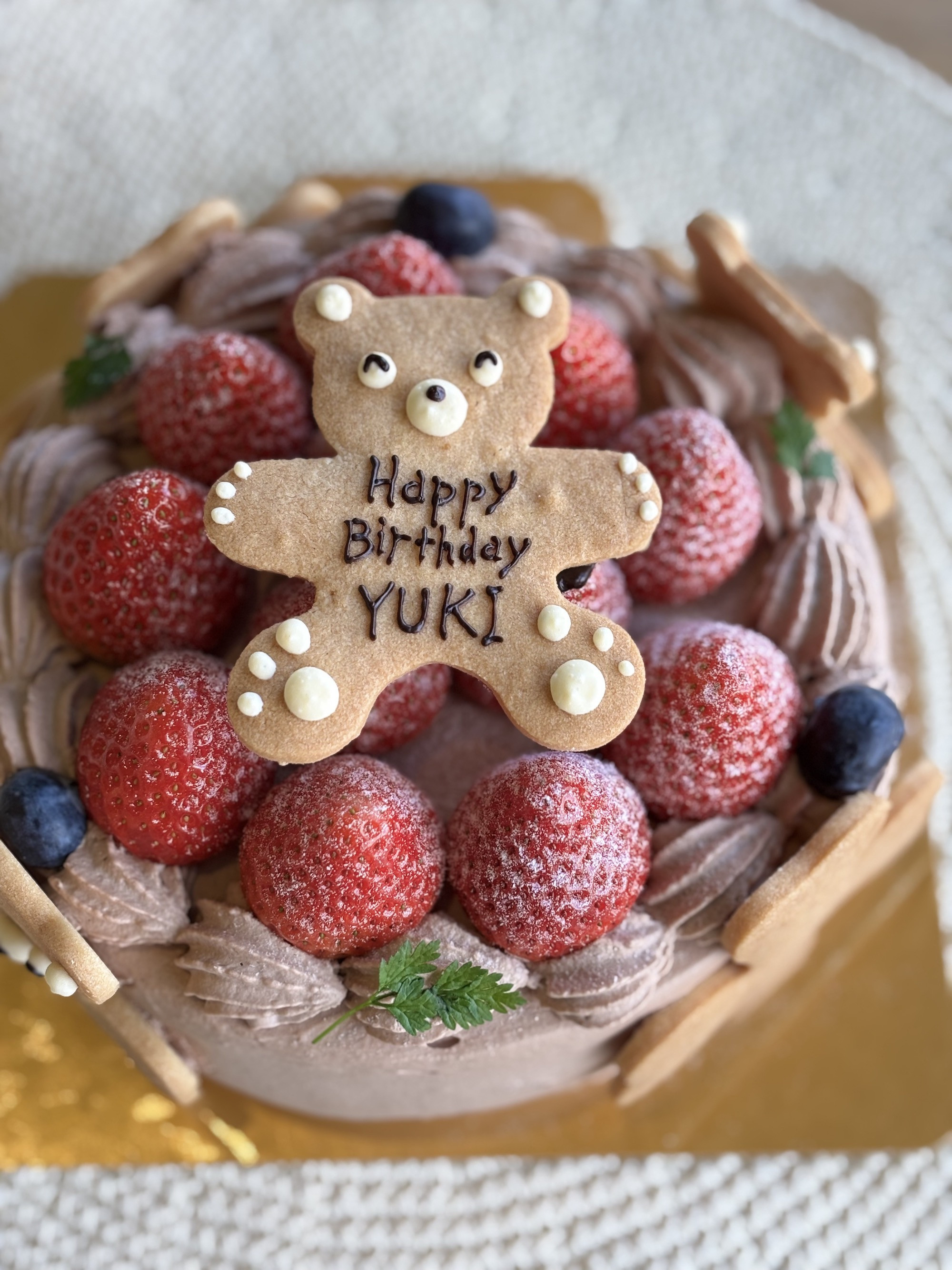 　生チョコ苺たっぷりショート（クマプレート付き）