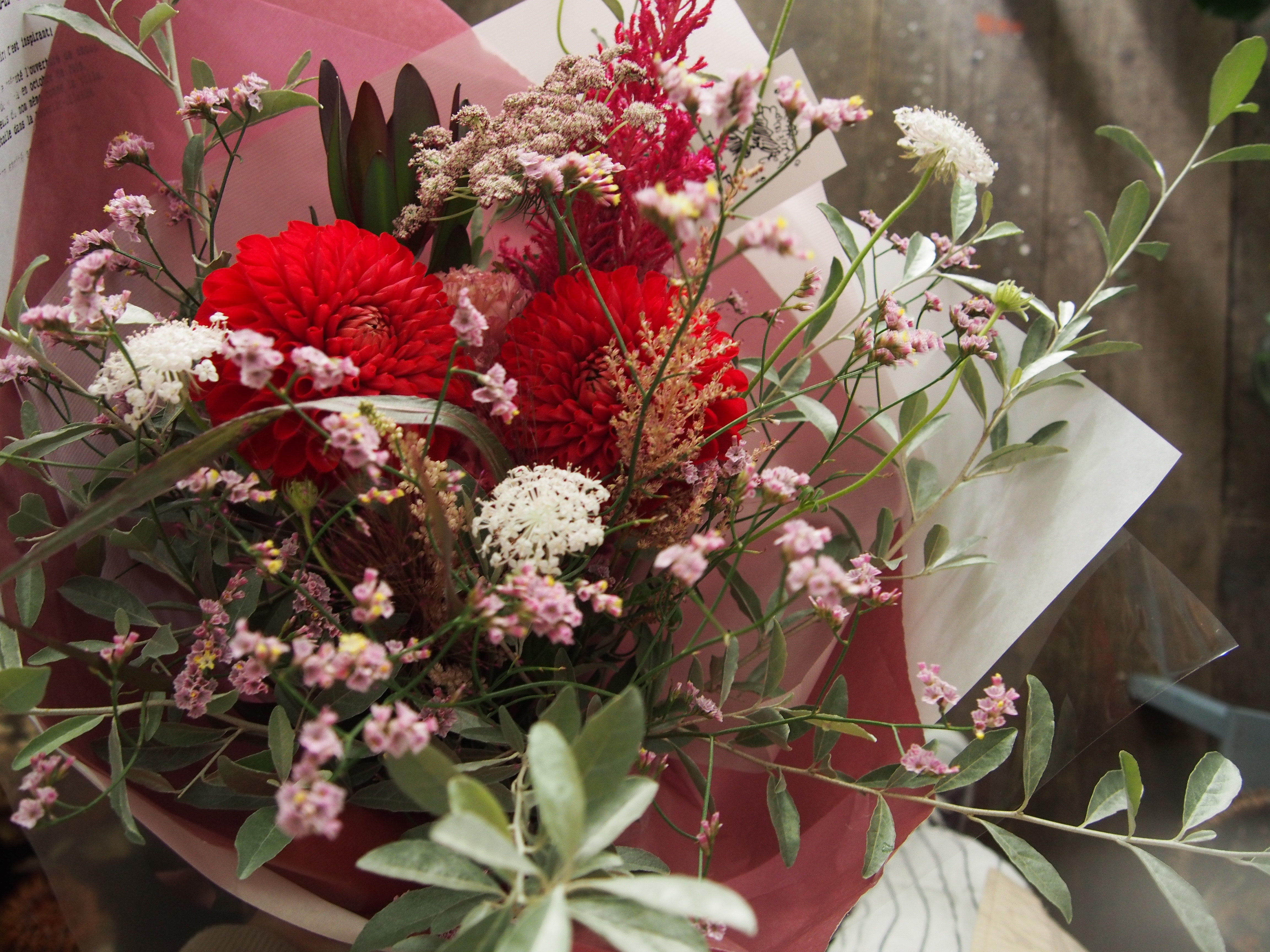 花束 福岡中央区舞鶴の花屋tecapo テカポ ギフトの花束や結婚式のお花など季節のお花でお届けします