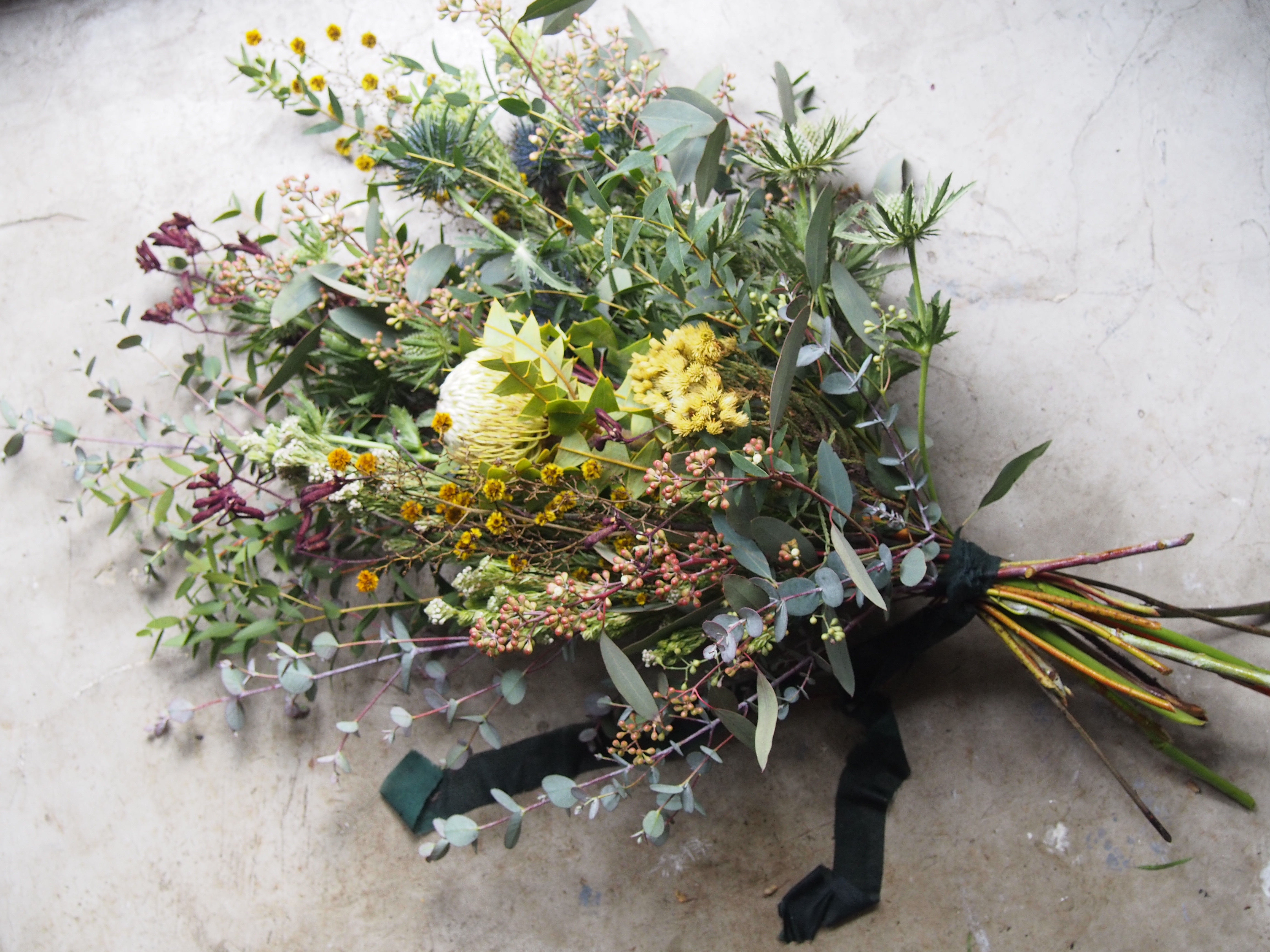 スワッグ リース 福岡中央区舞鶴の花屋tecapo テカポ ギフトの花束や結婚式のお花など季節のお花でお届けします