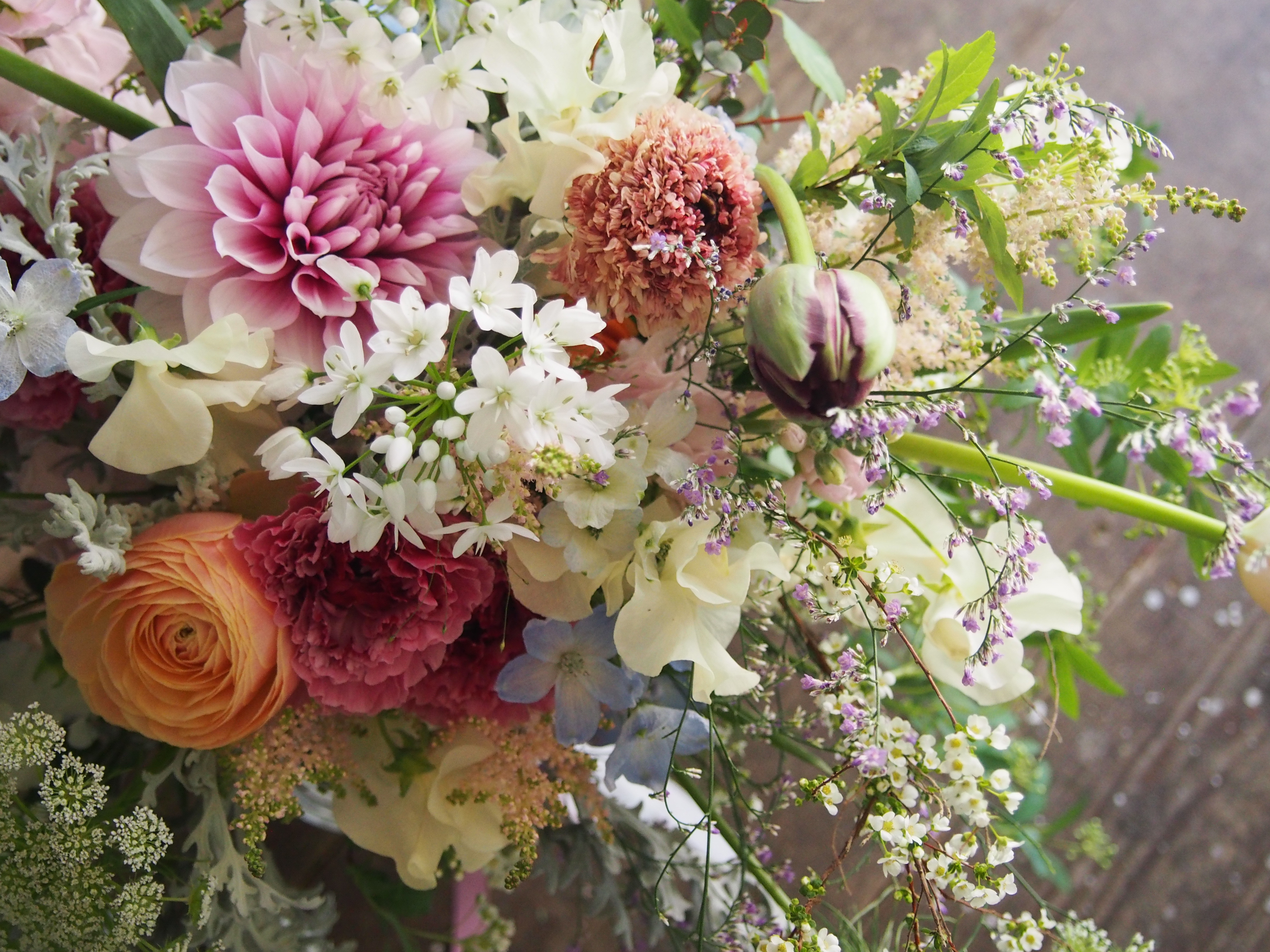 ウエディング 福岡中央区舞鶴の花屋tecapo テカポ ギフトの花束や結婚式のお花など季節のお花でお届けします