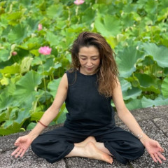 あなたに寄り添うマダムクラスヨガ