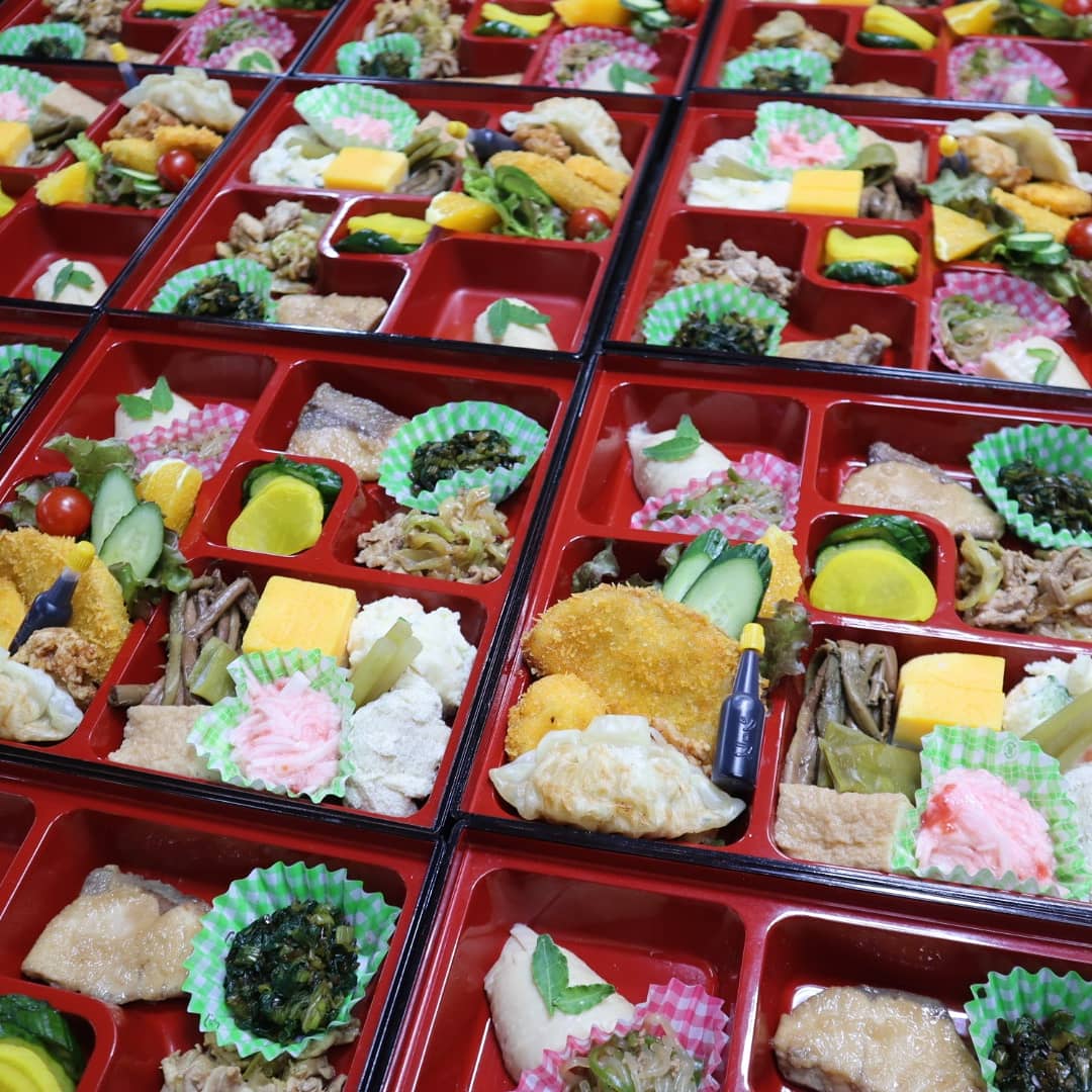 お弁当箱でお昼ご飯