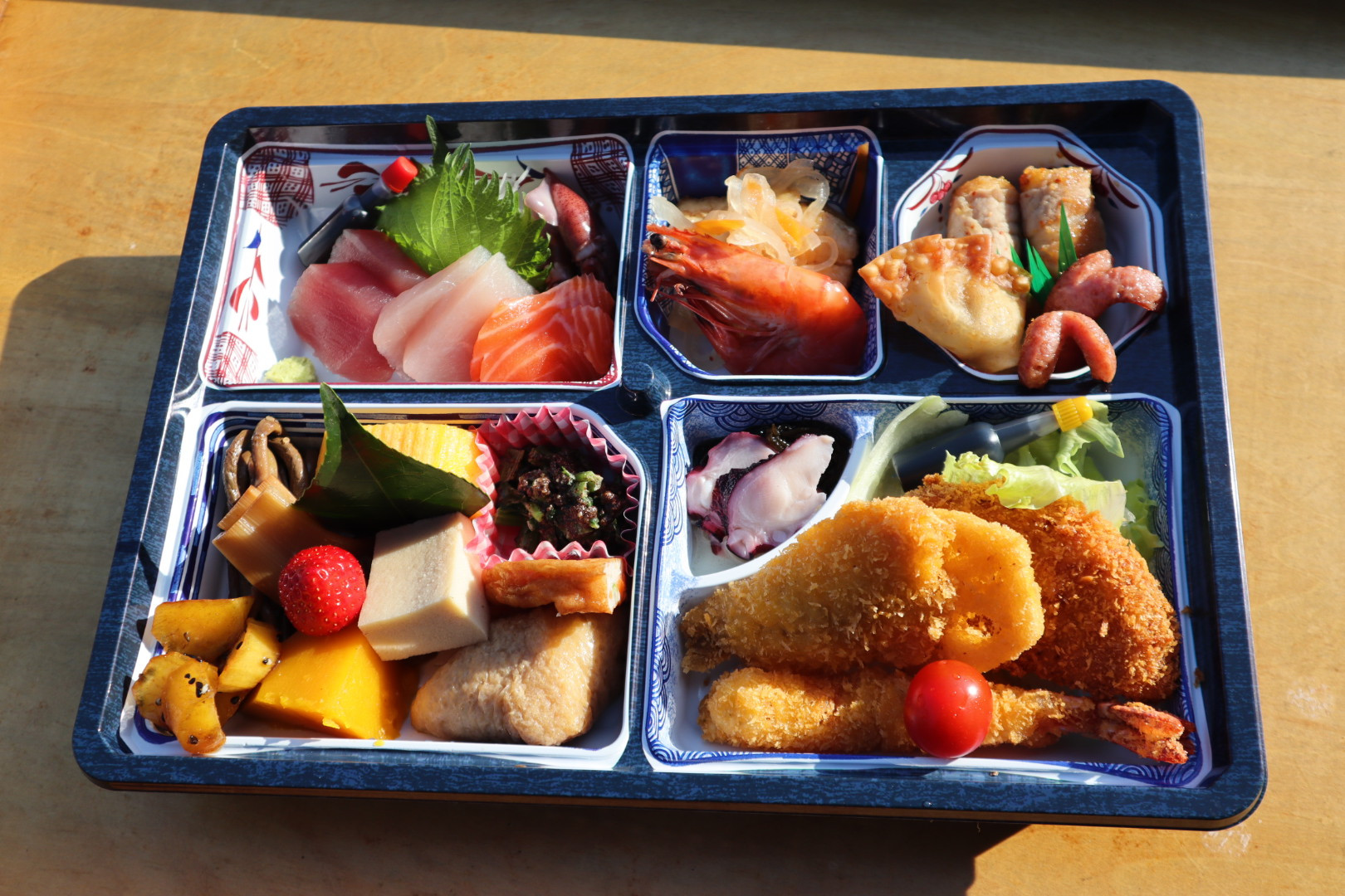 マグロの刺身入り