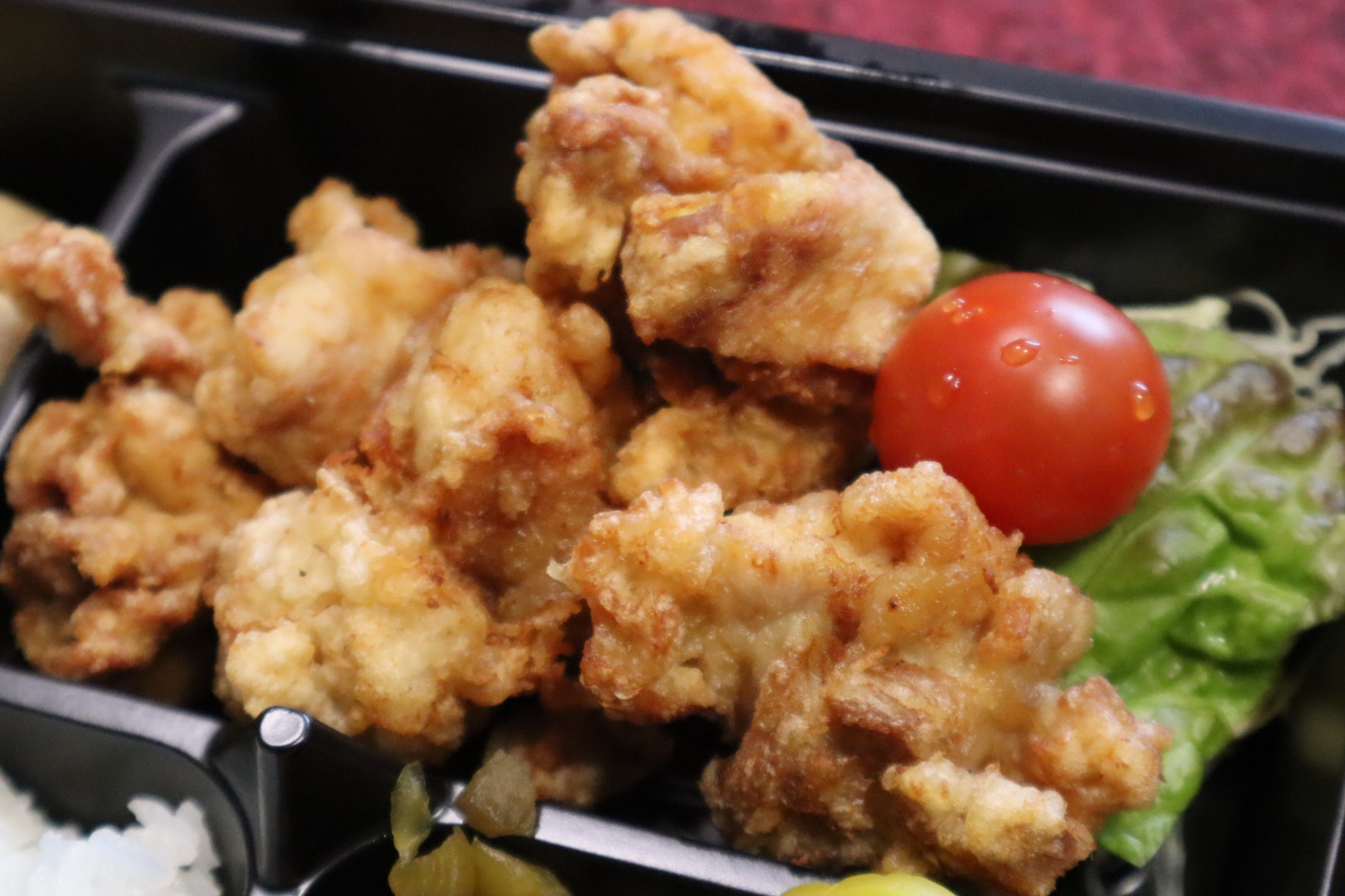 ボリューム満点、唐揚げ弁当
