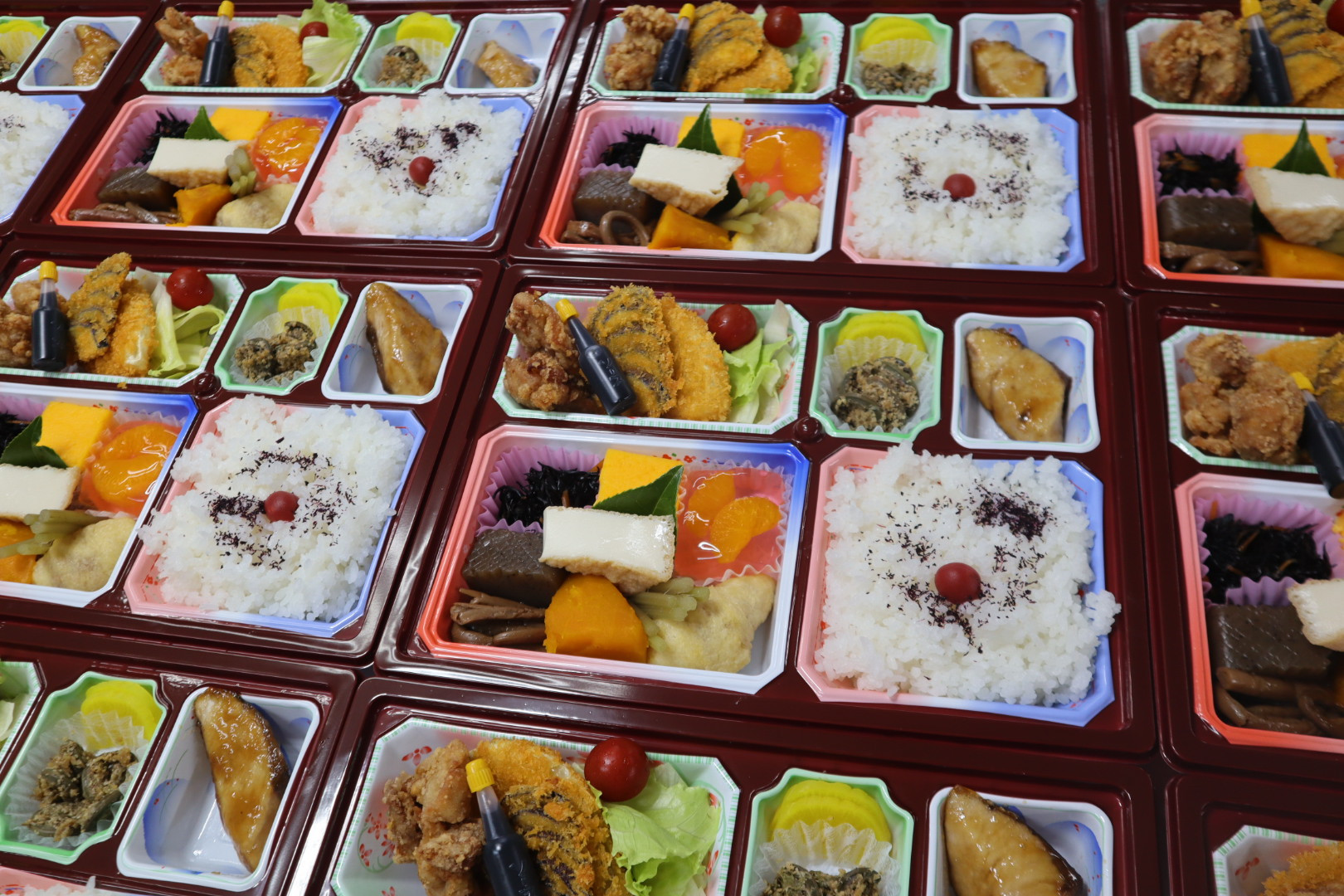 自家製のゼリー入り弁当
