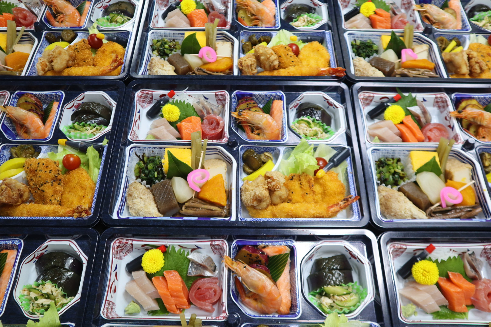 刺身入りの味めし弁当