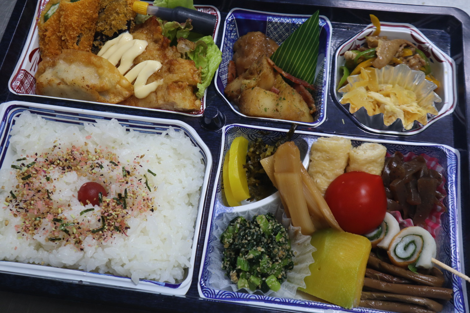 チキン南蛮入り弁当