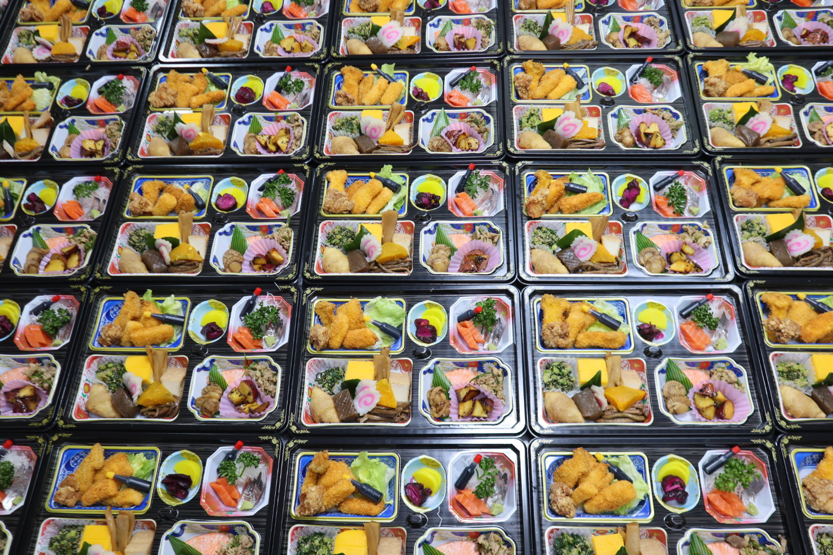 たくさんのパック料理のご注文ありがとうございます