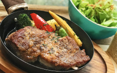 豚肩ロースの厚切りステーキ200ｇ.jpg