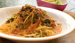 ●牛挽き肉とほうれん草のトマトチーズスパゲティ.jpg