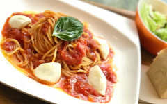 ●水牛の生モツァレラのトマトソーススパゲティ.jpg