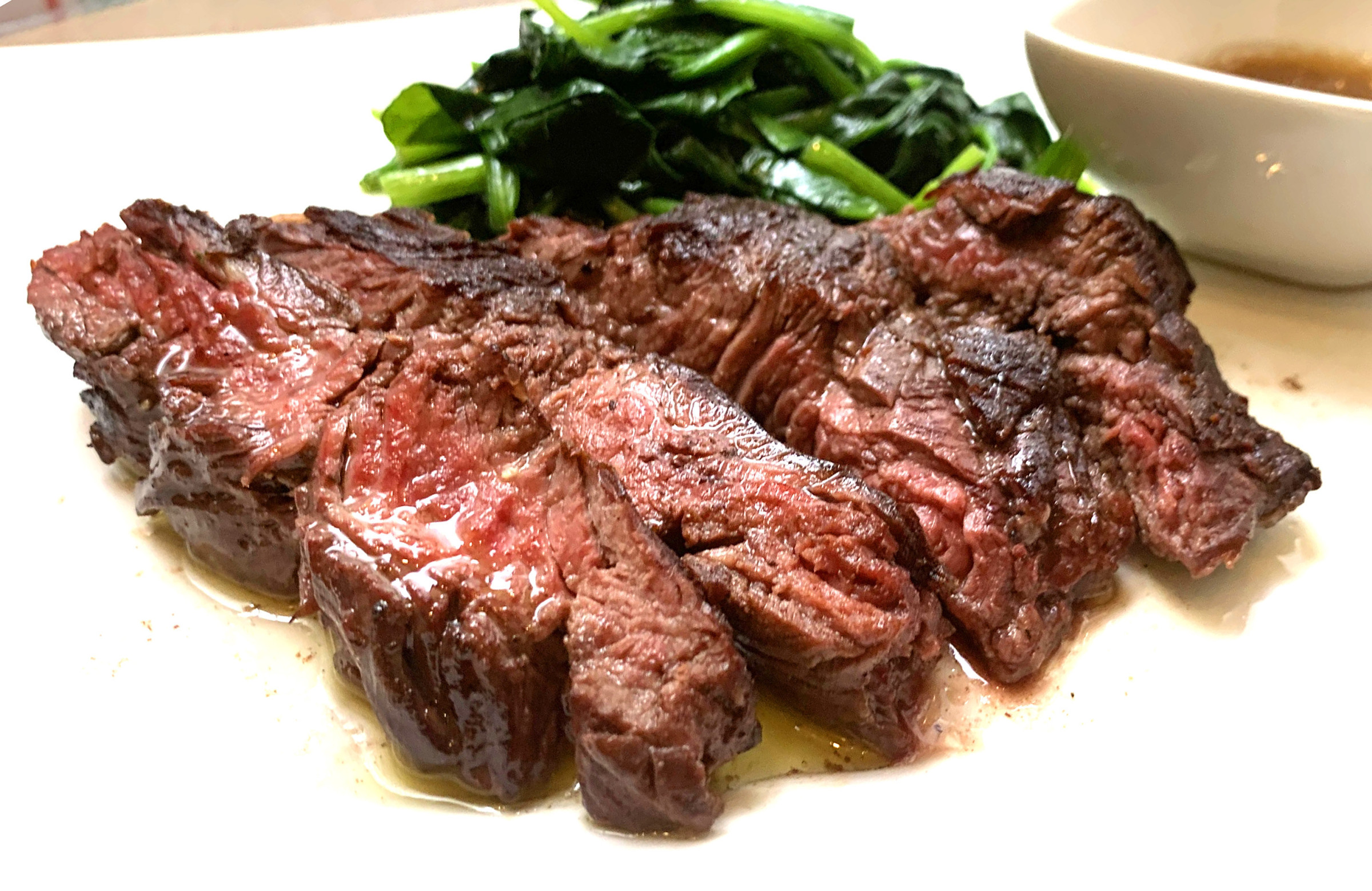 ディナーでの人気の定番肉メニュー 時々、ゲリラランチで出現したり。。。