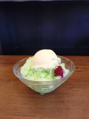 かき氷　イチゴ・メロン