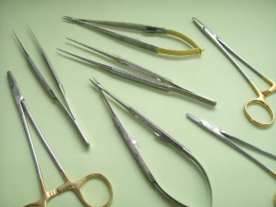 医療用はさみ 持針器など鋼製小物の輸入品販売 マメディカ 鋼製小物を選ぶときのポイント