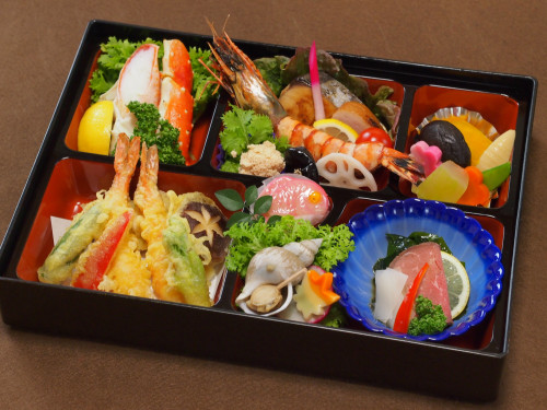 幕の内料理を仕出し配達いたします