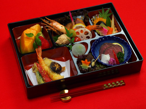 仕出し料理を宅配