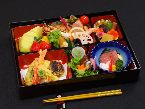 仕出し料理の配達はいくらから