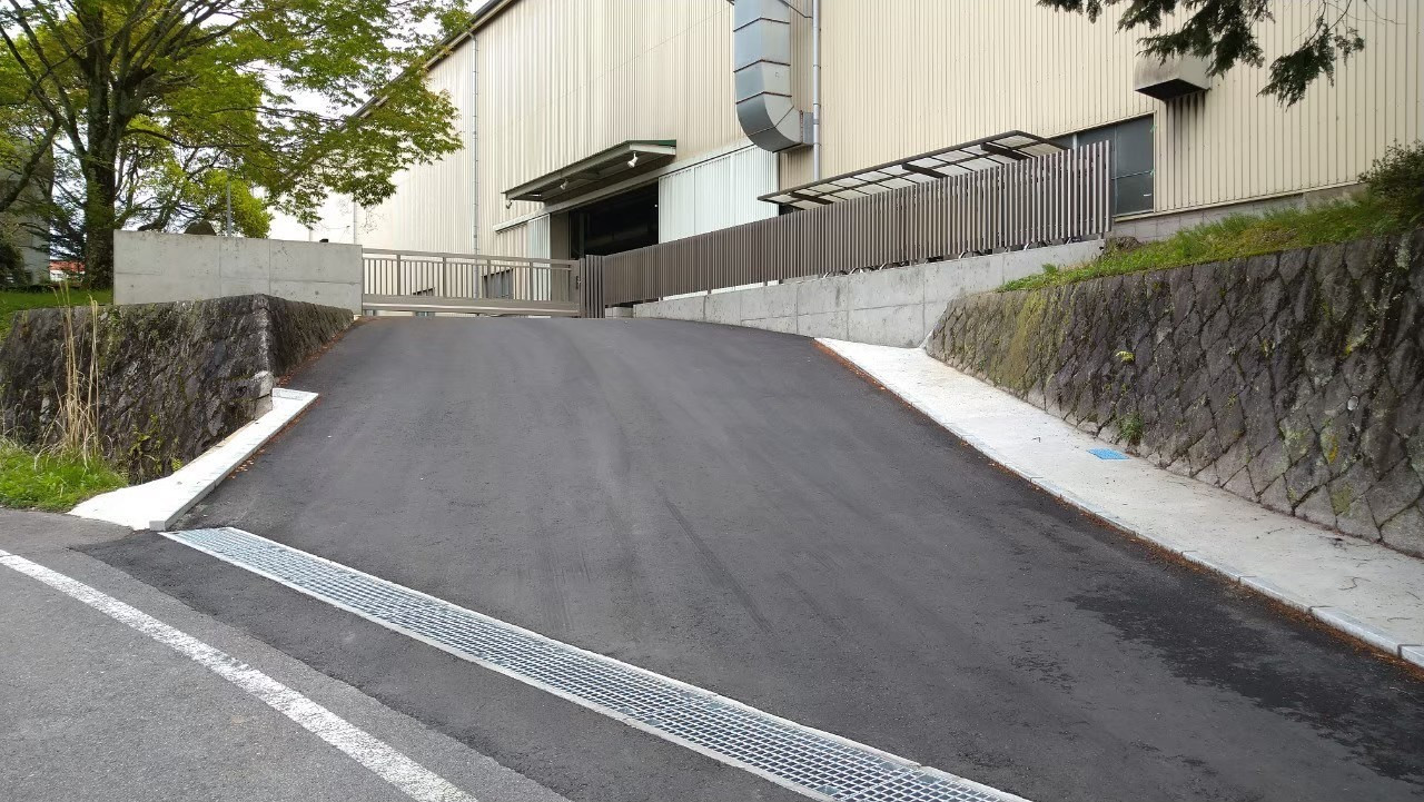 伊賀市企業様 進入路造成舗装工事