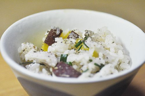 写真00土鍋で豚肉とさつまいもの炊き込みご飯.jpg