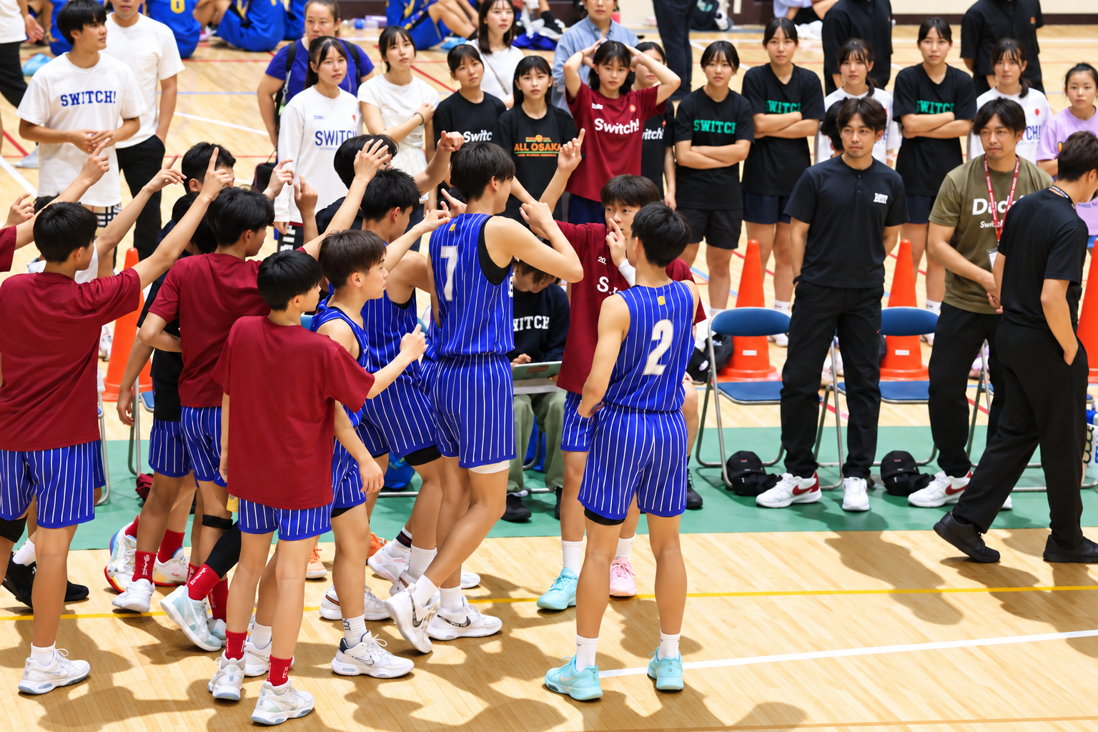 Switch! U15男子が円陣を組んで声を合わせる活動風景