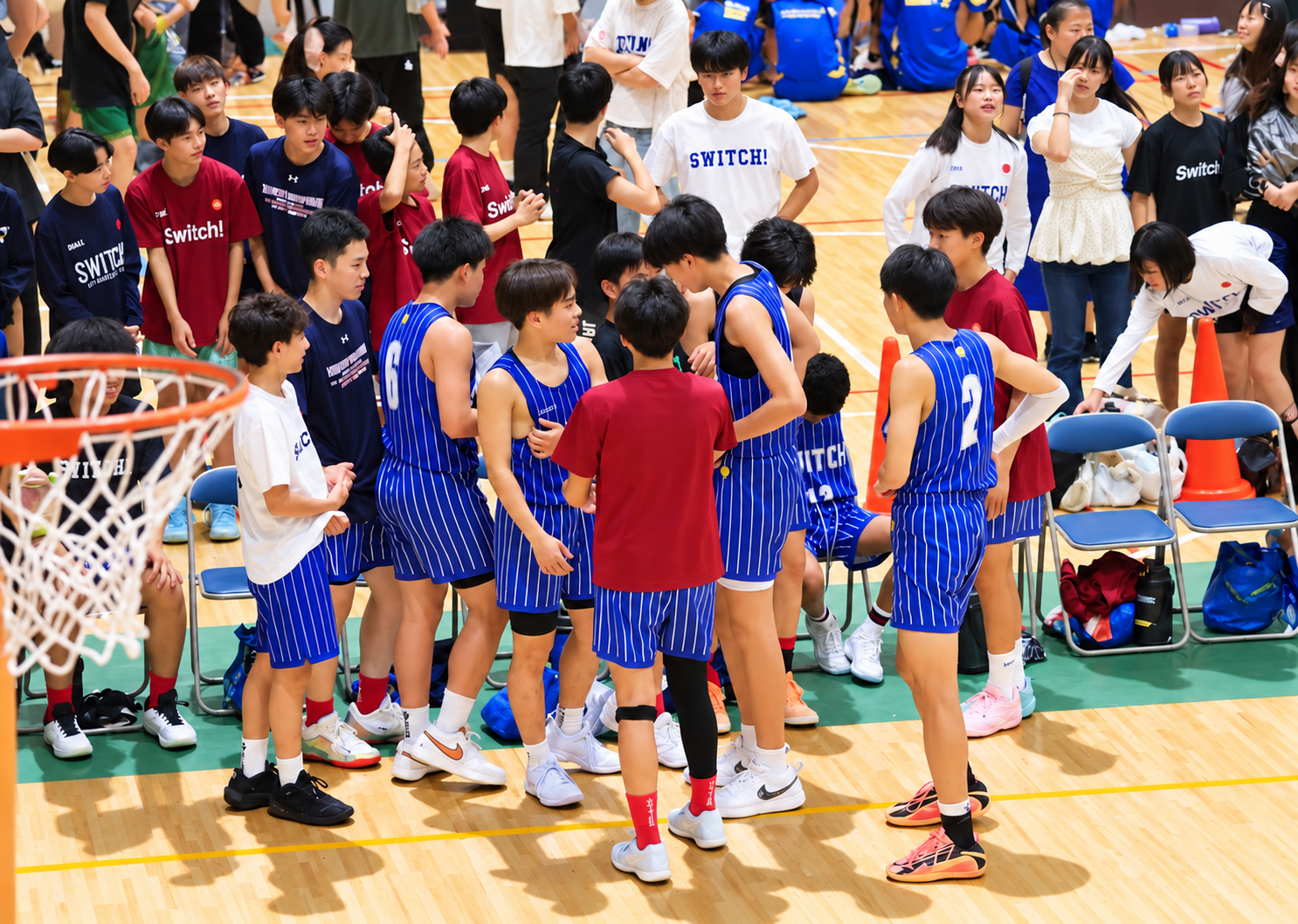U15男子が円陣を組む場面