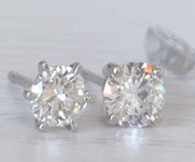 ダイヤピアス.jpg