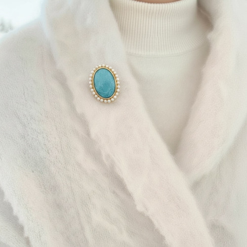 12月の誕生石「トルコ石」のカメオブローチ