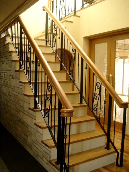 住空間の制作実例 階段手摺 ｍａio 108 木と鉄の仕事