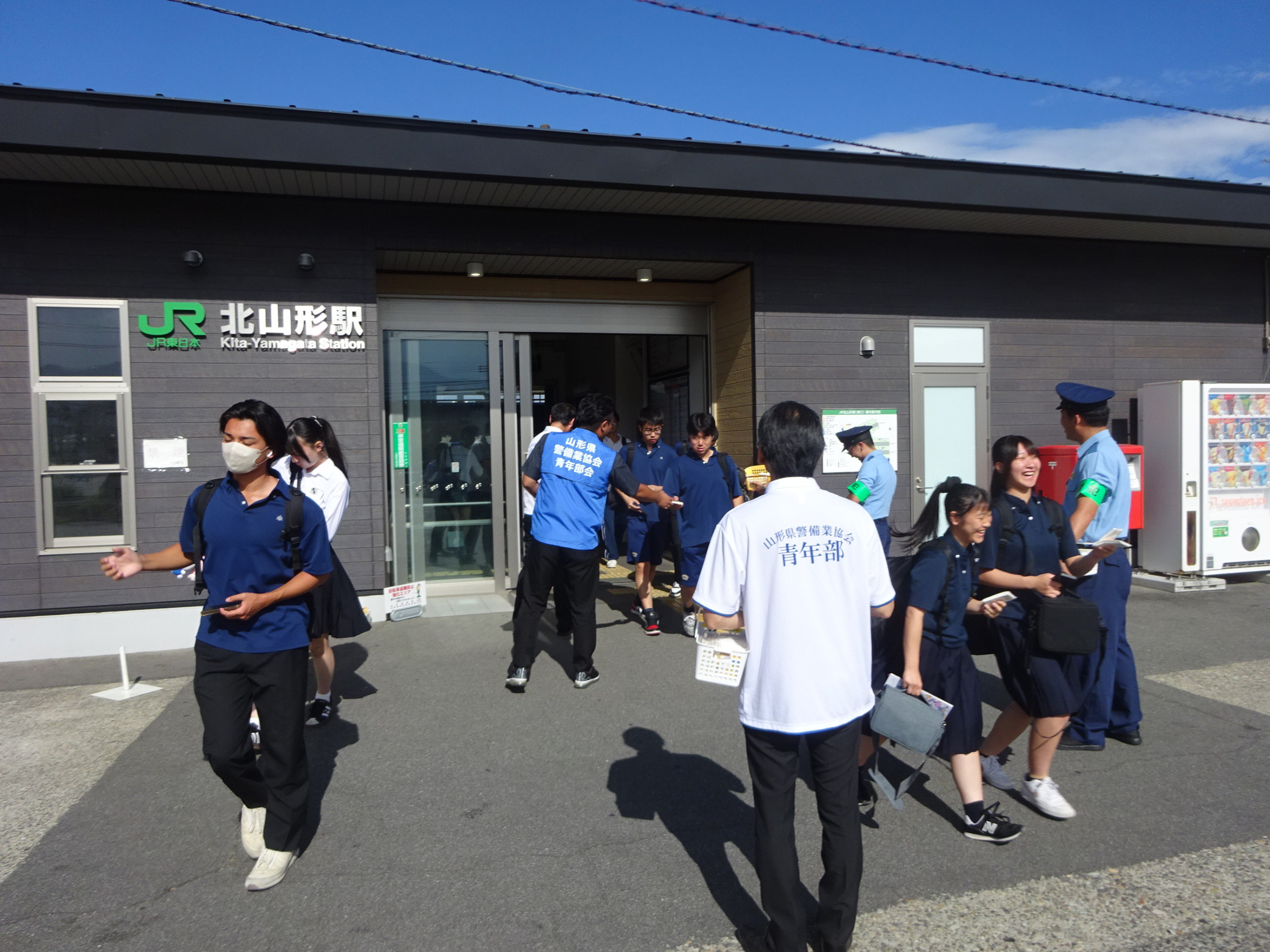 警察との合同防犯活動