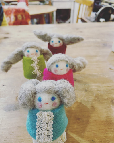 10日からの妖精展追い込みです。
