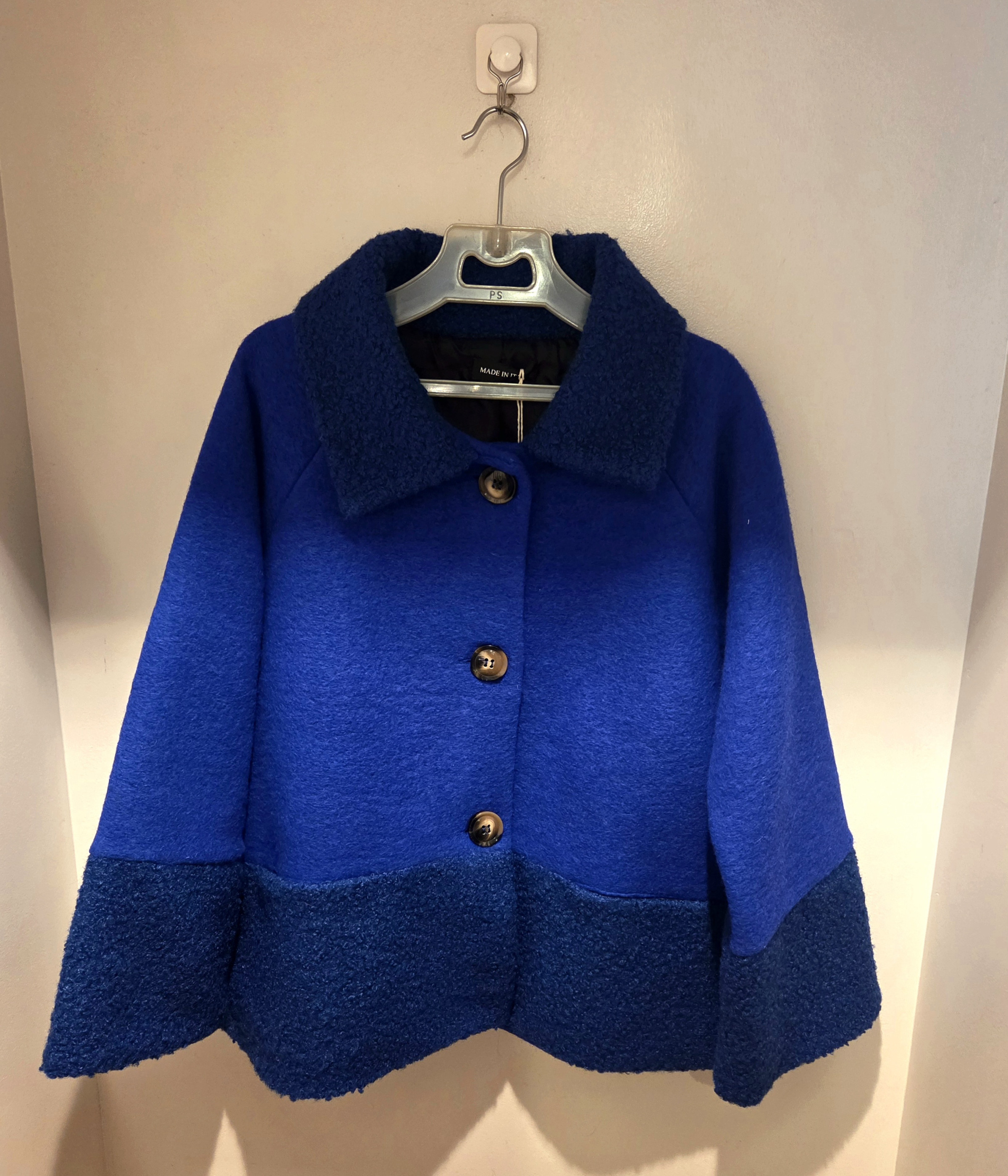 大好評♥️　圧縮ニットショートコート🧥　セーター¥14.000(6色)