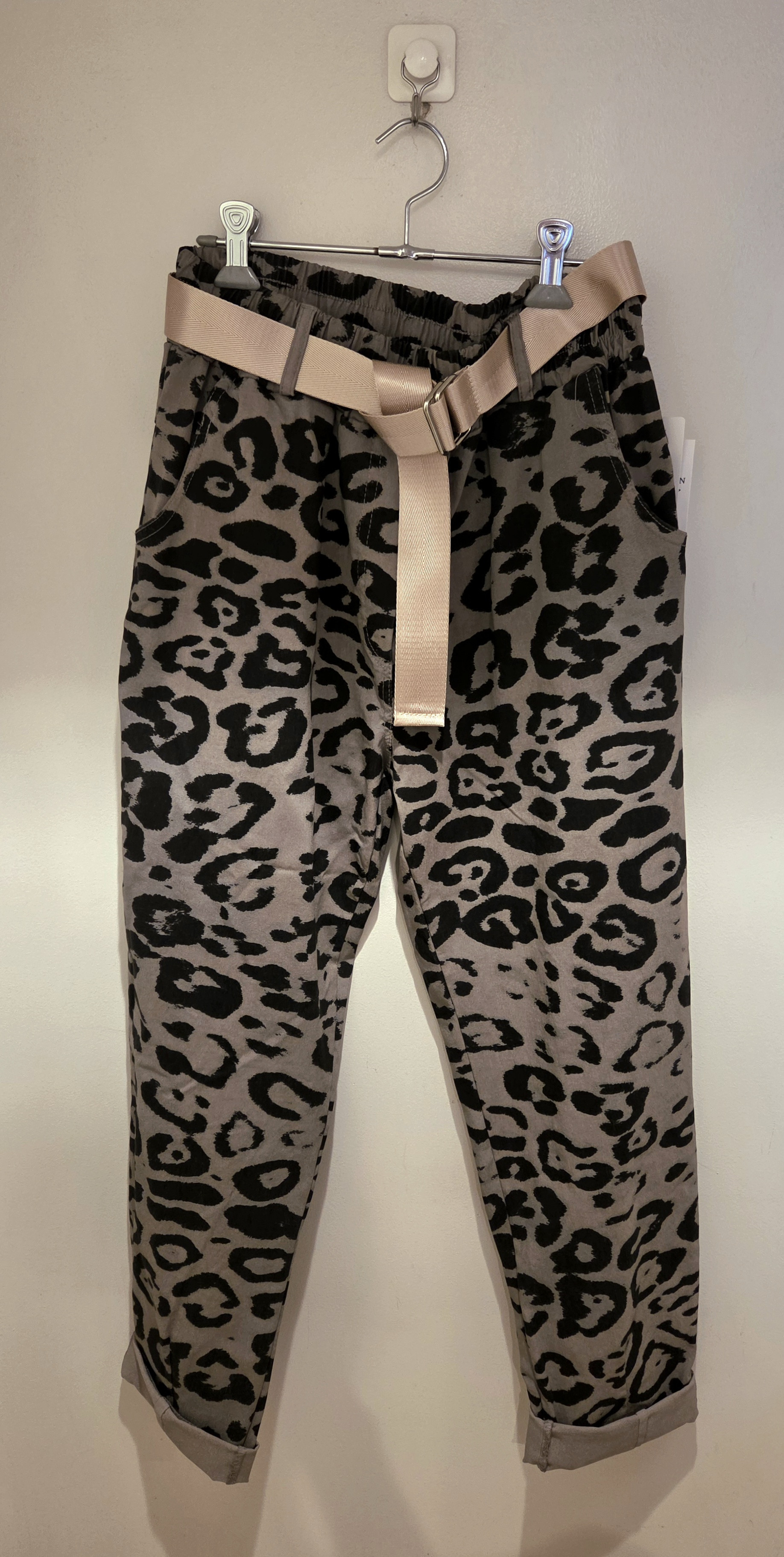 ベルト付きレオパードパンツ　セール¥11.000