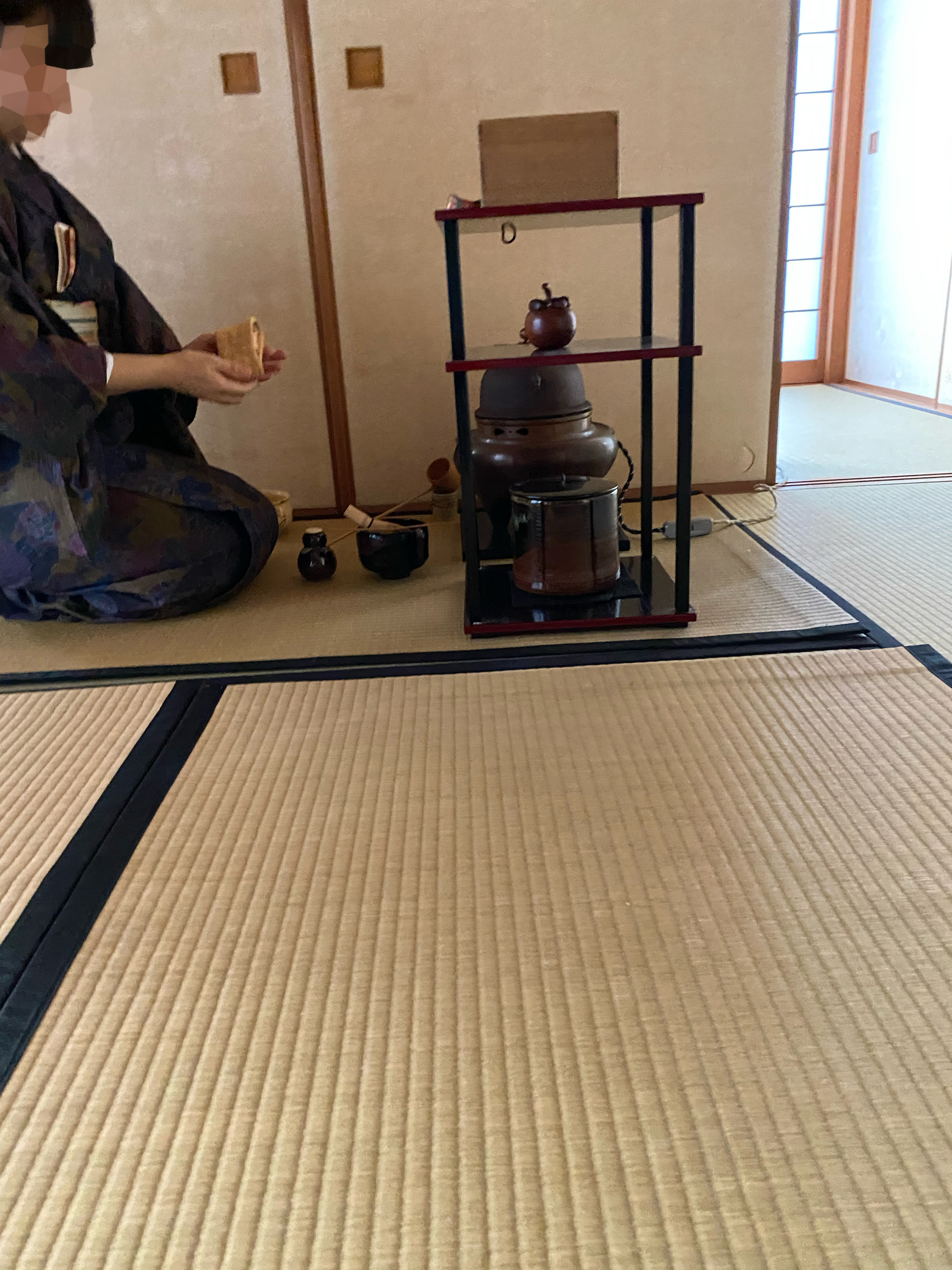 茶通箱のお稽古を…