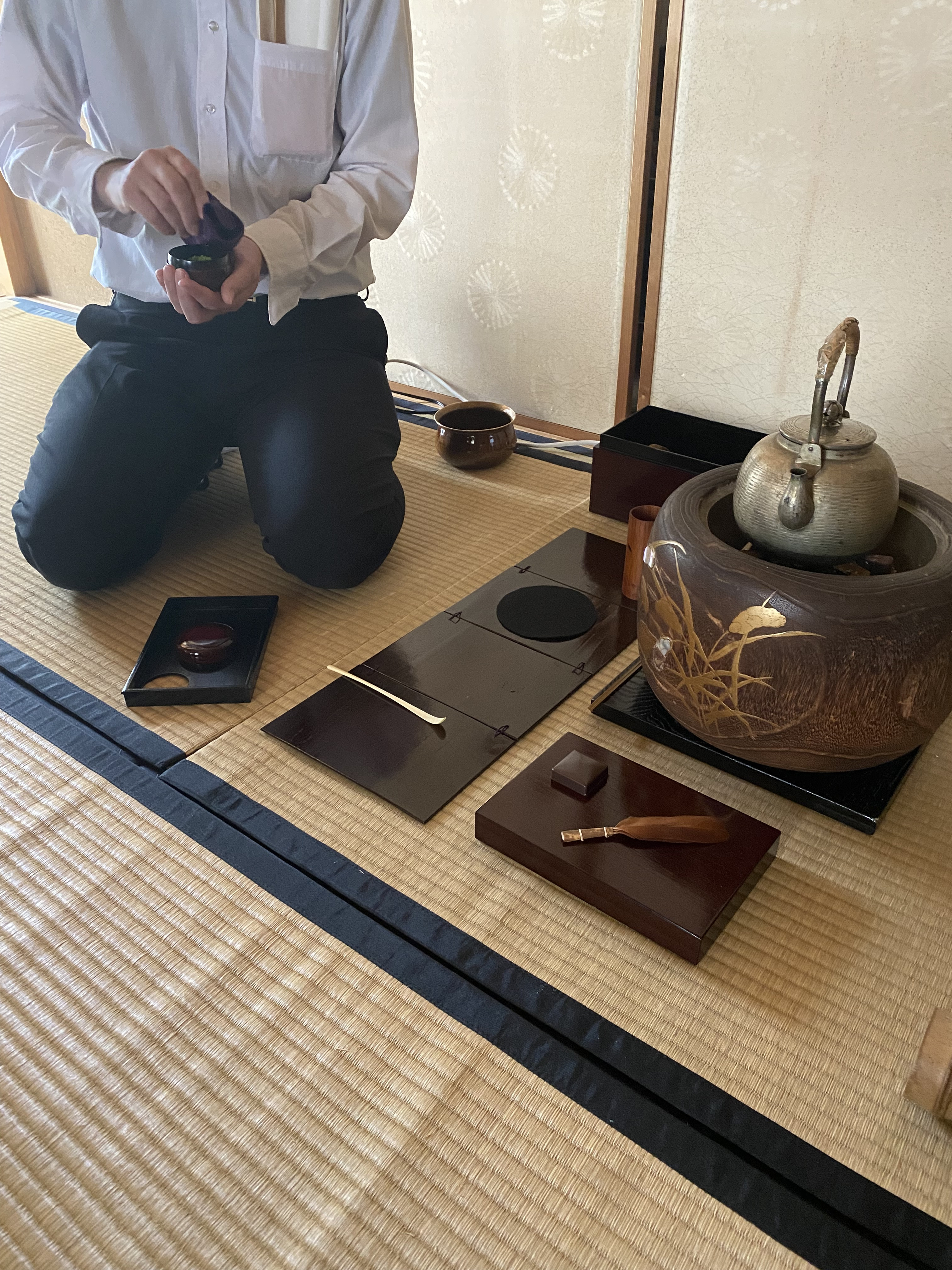 茶箱　月　のお点前を・・・