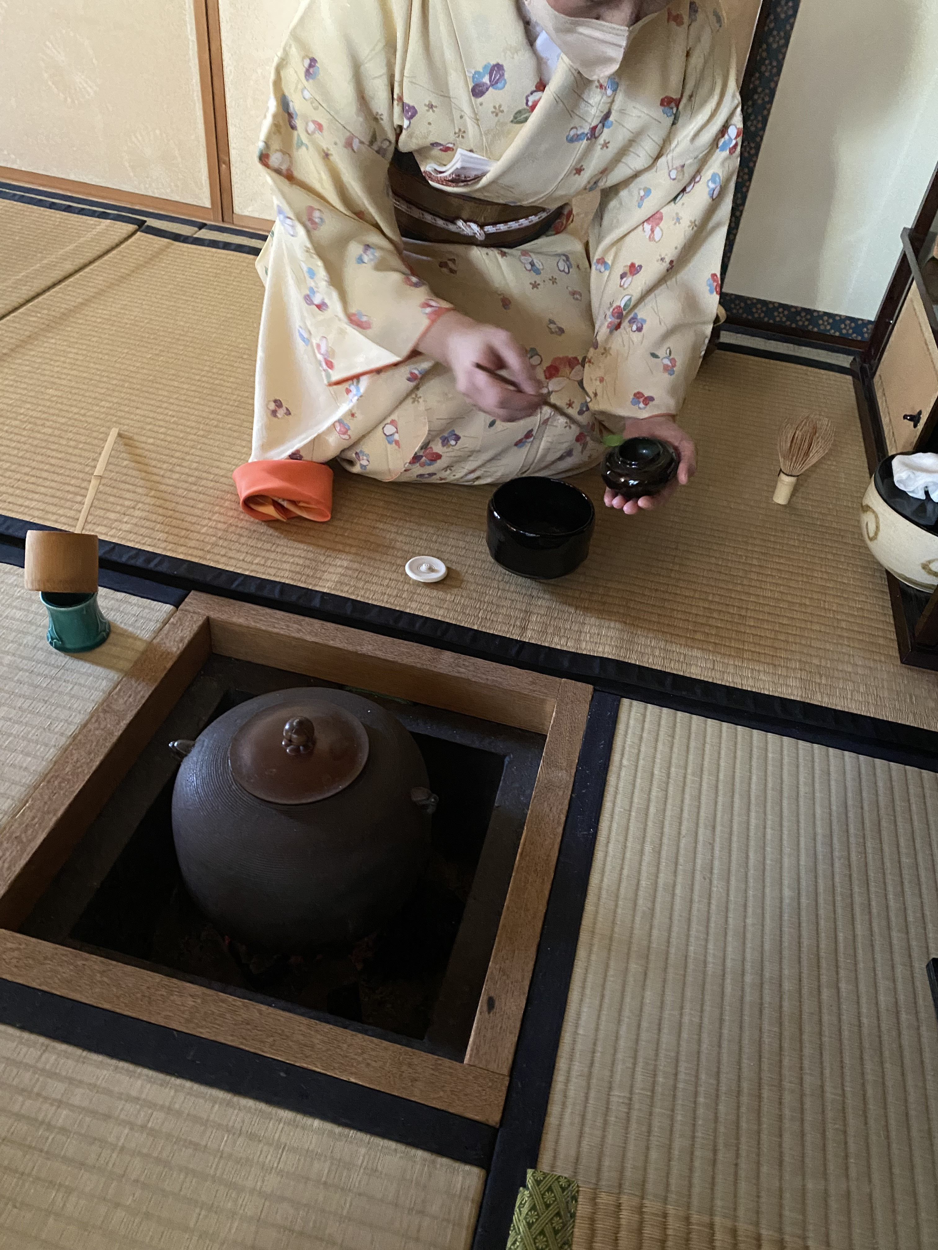 長緒茶入を使って・・・