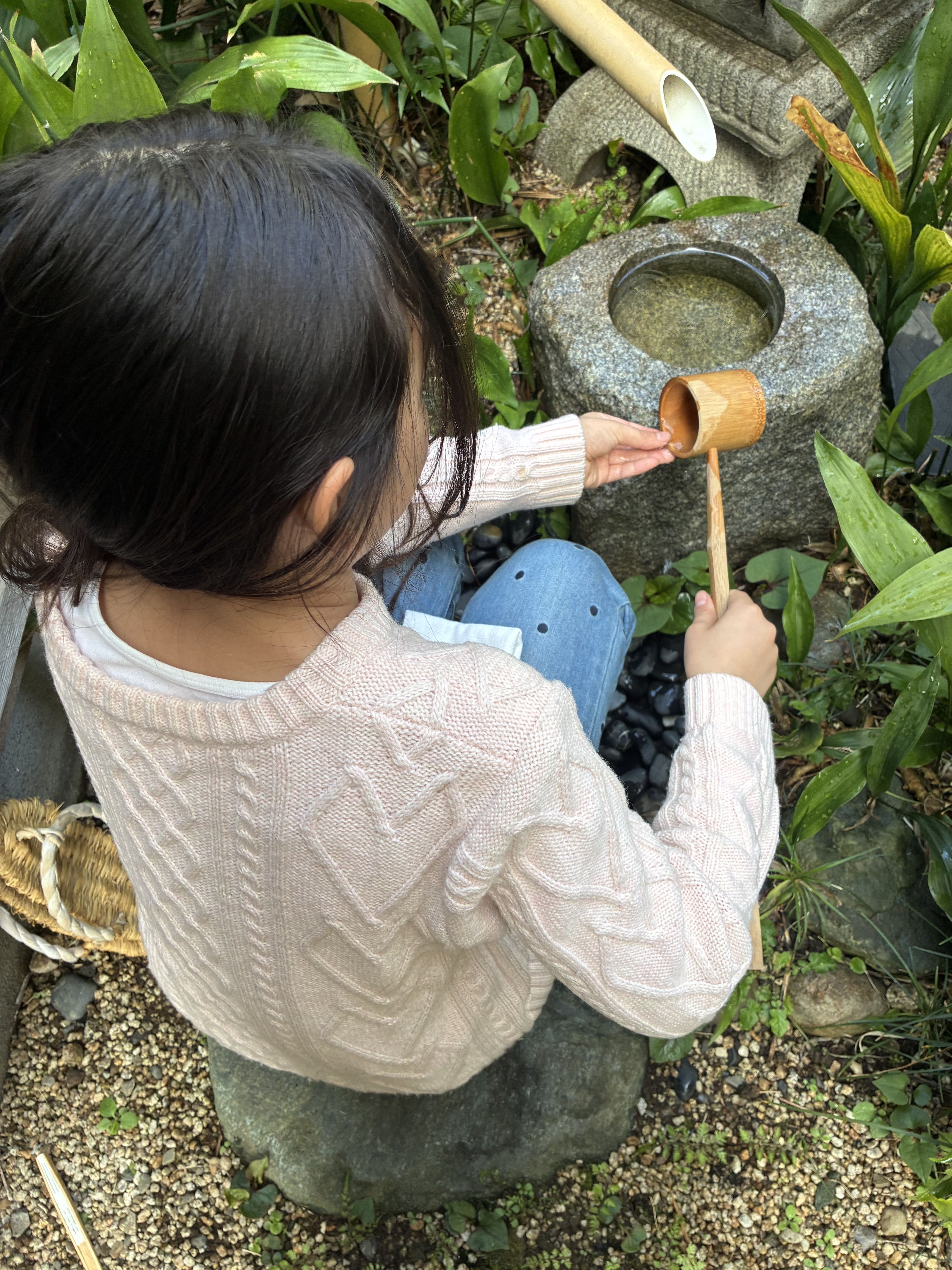 まずは、蹲で・・・