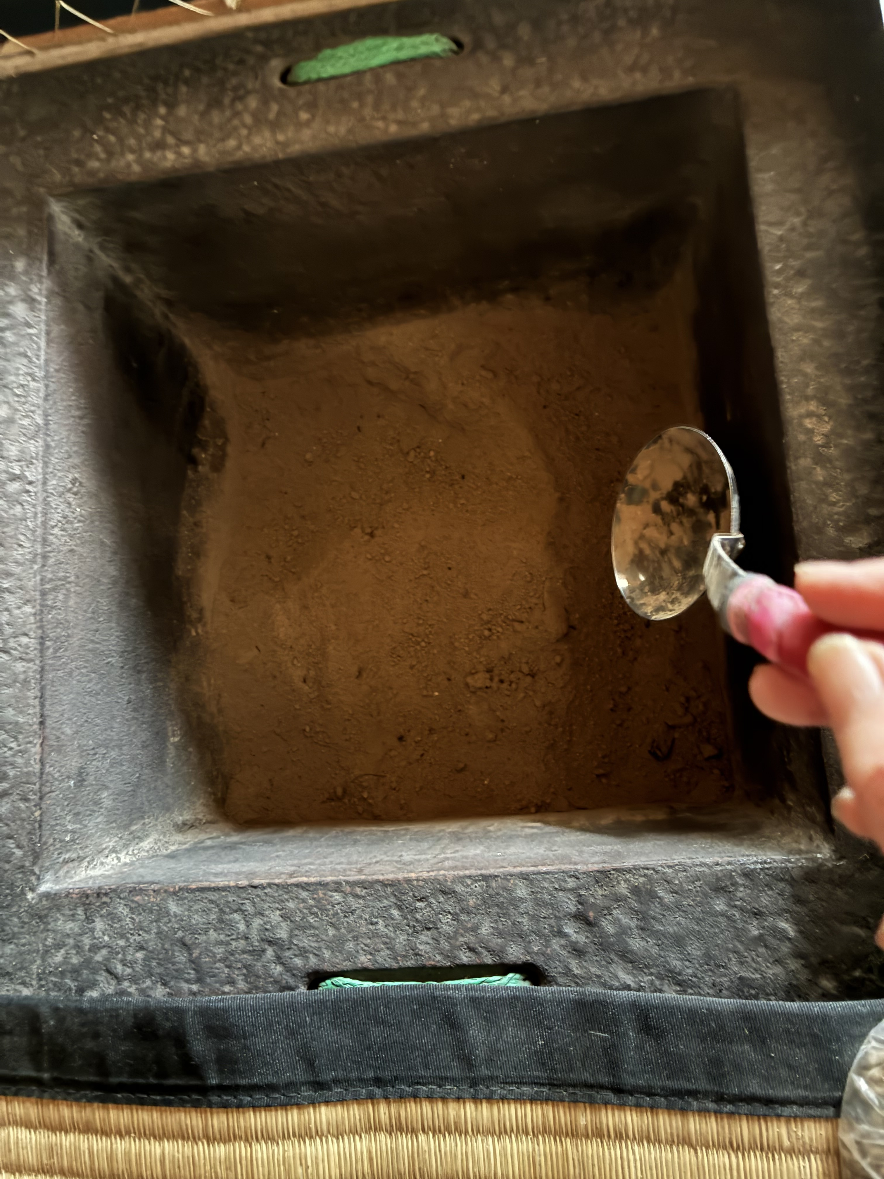 炉の片付けを．．．