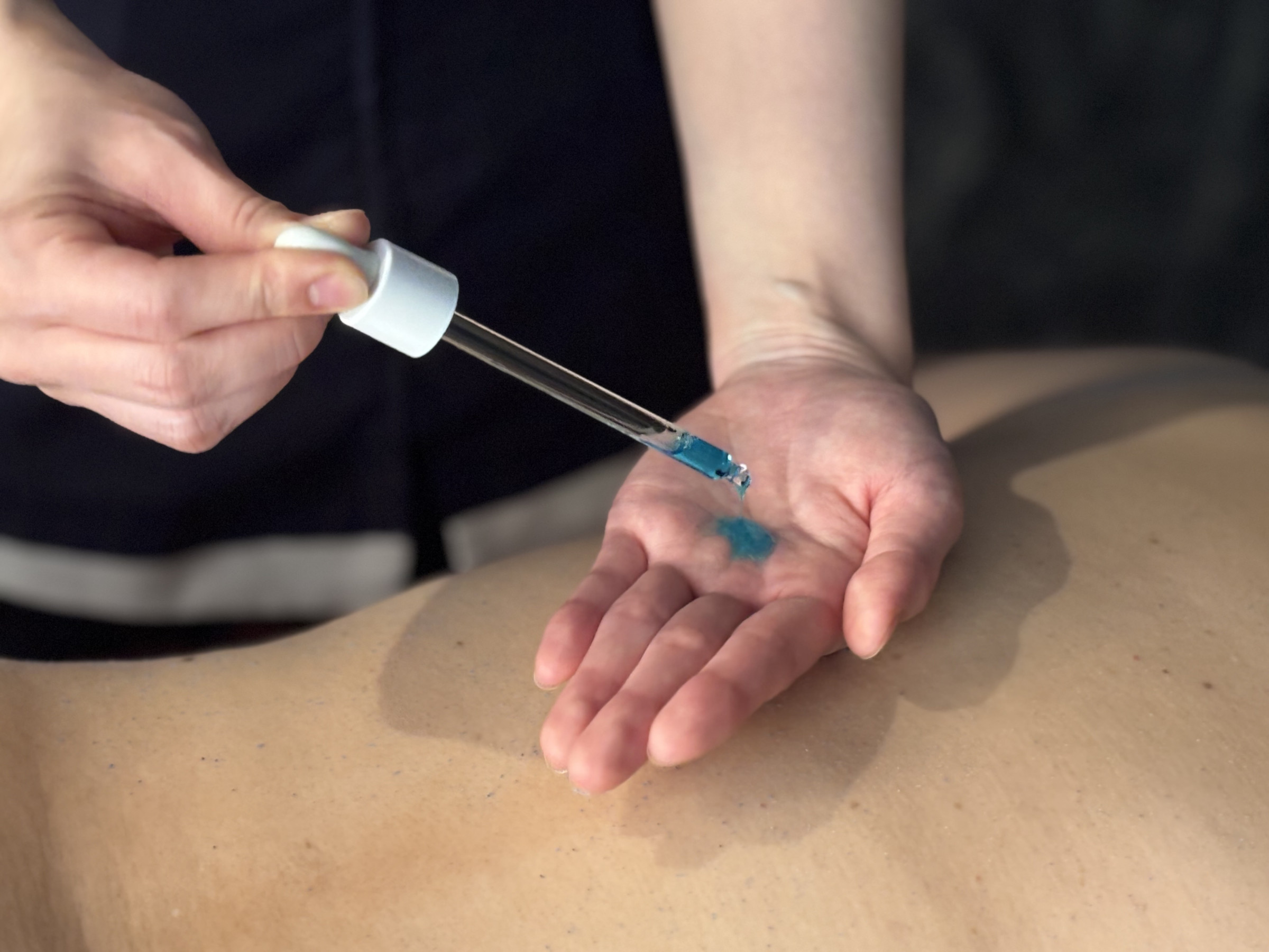 生命の源、海の力で満たす。あなたの心と体を深海へと誘う、極上のウェルネス体験