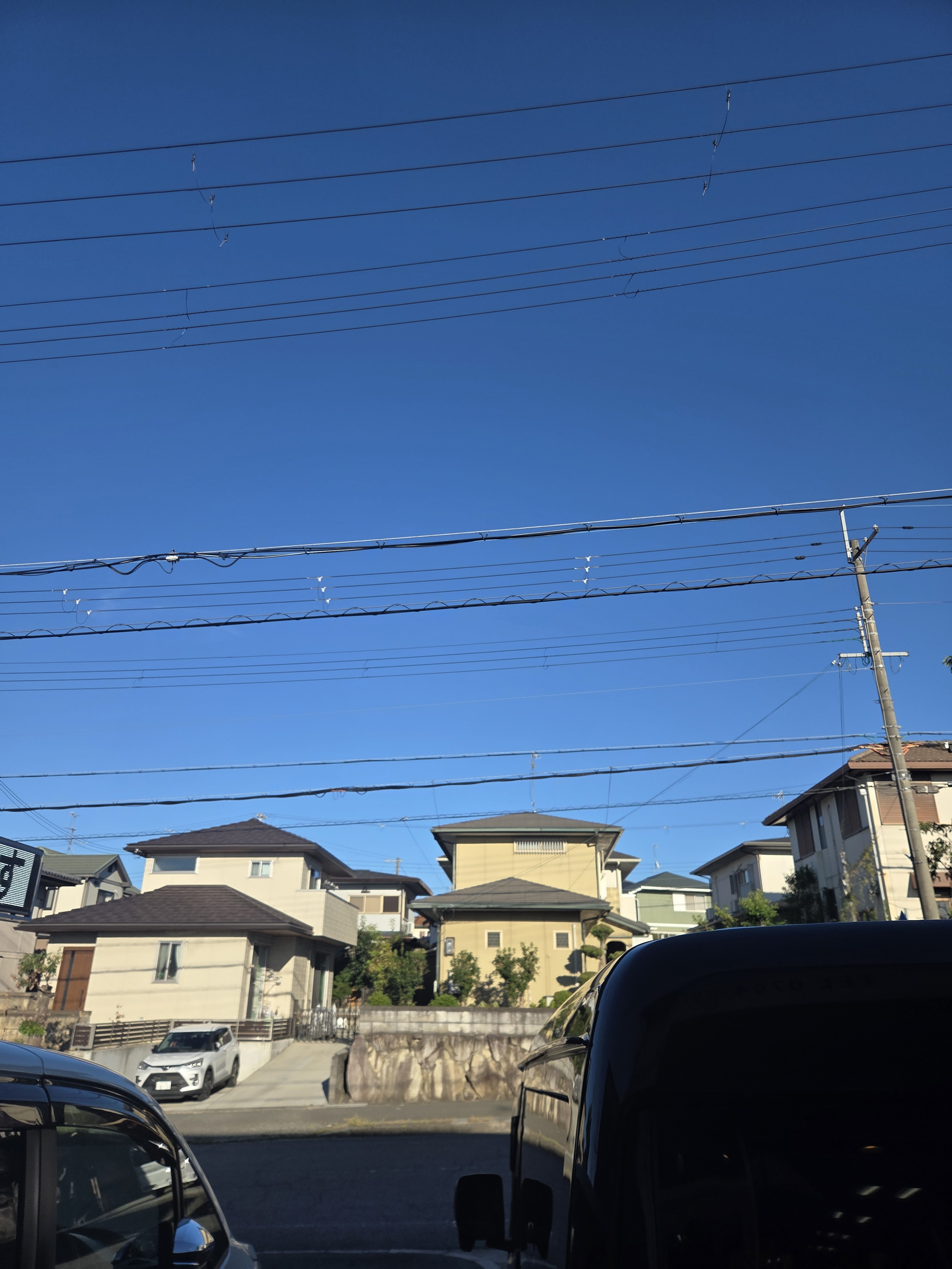 明日の朝一空きましたよ～