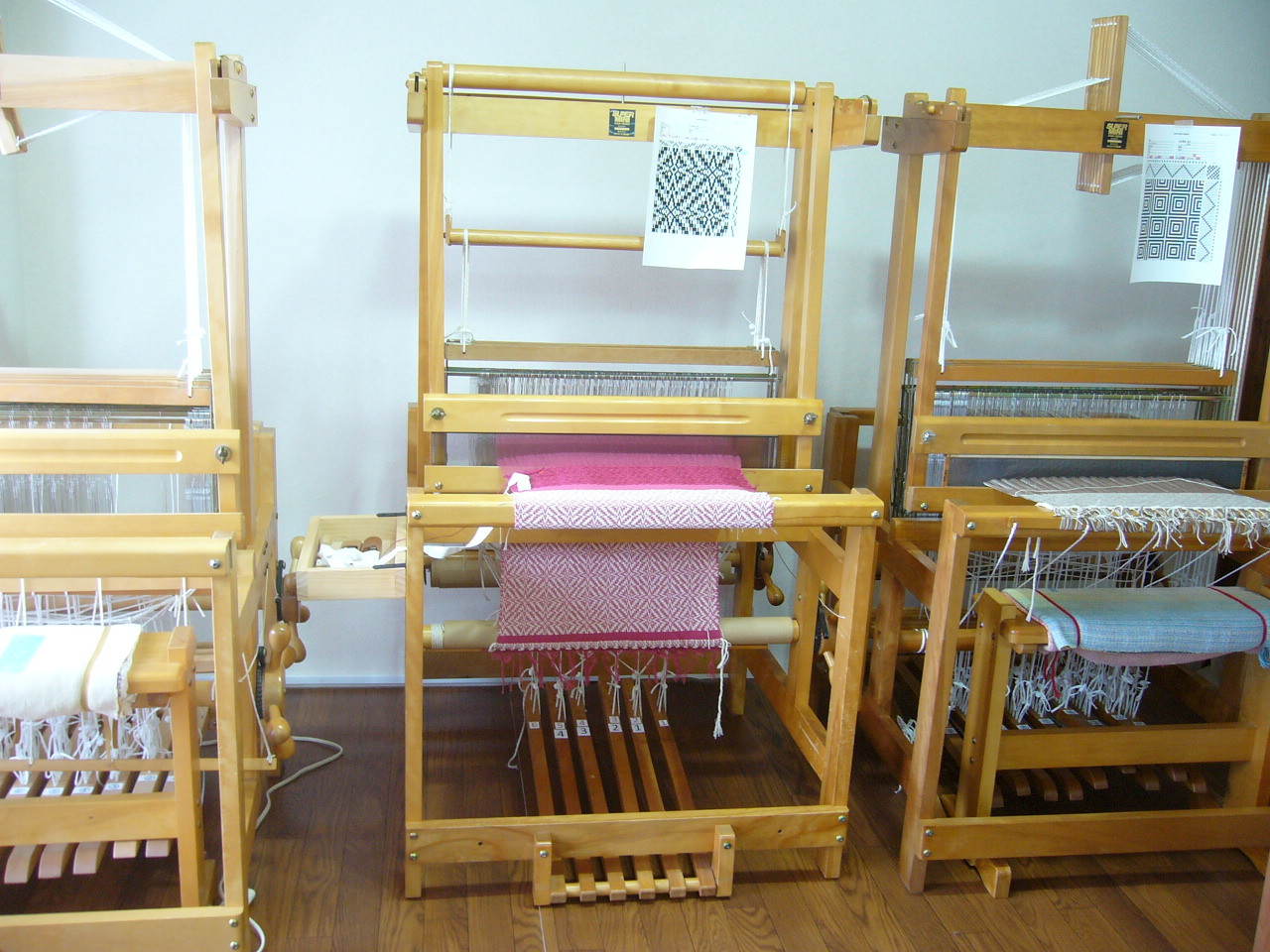 教室の設備 - アトリエひなぎく 手織り教室