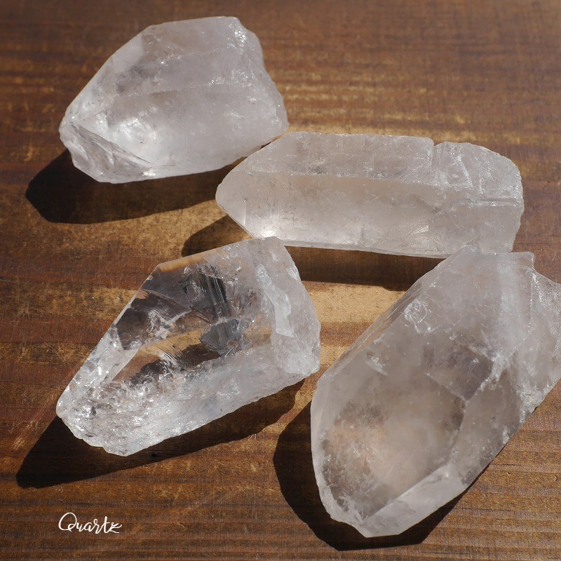 天然石4本セットクォーツ(ブラジル産)天然水晶ポイント結晶原石鉱☆それぞれ現物画像あり