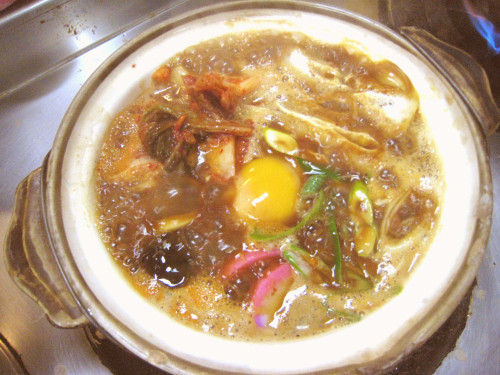 味噌煮込みうどんはじまります。
